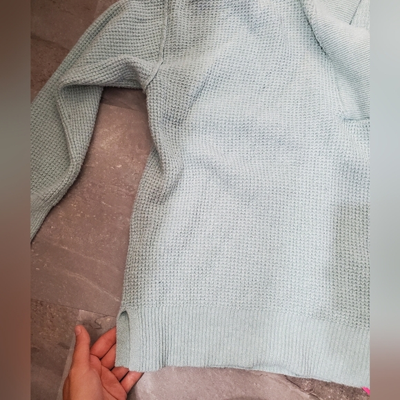 Aerie Soft Waffle Knit Oversized Hooded V Neck Pullover. Light Green. M. - Picture 11 of 11